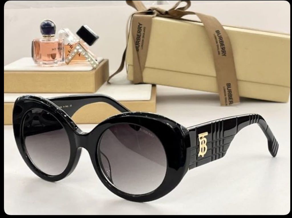 Burberry Sunnies + Free Bracelet Piece