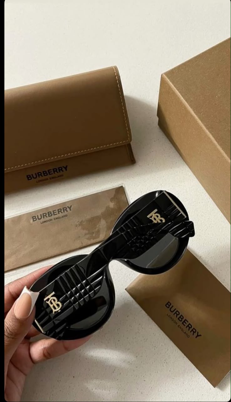 Burberry Sunnies + Free Bracelet Piece