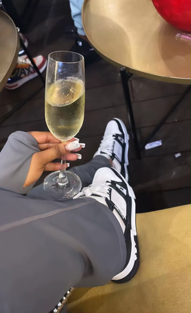 Black Louis Vuitton trainers + free gift + Free Shipping