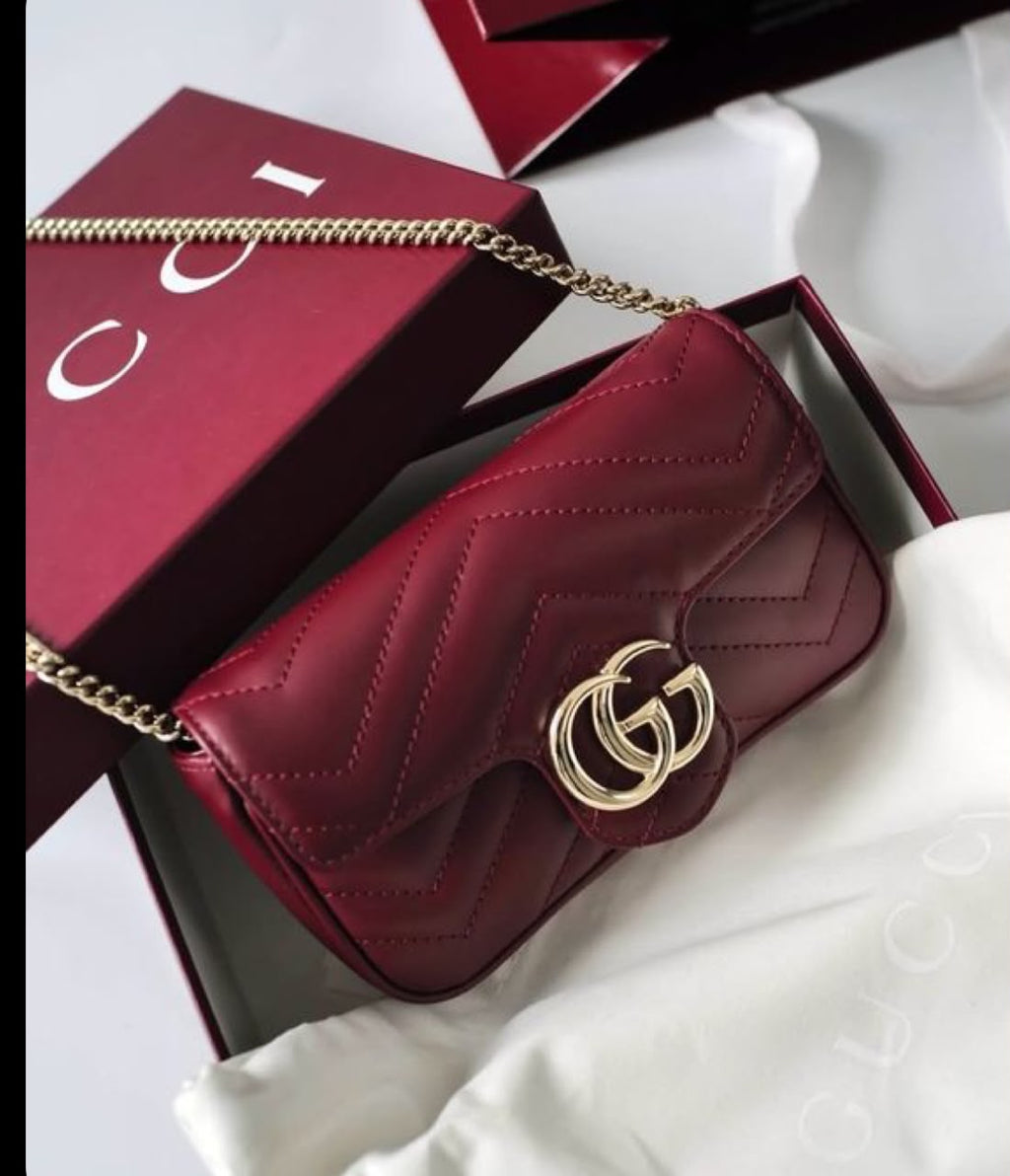 ✨👜 Elegant Gucci Shoulder Bag 👜✨