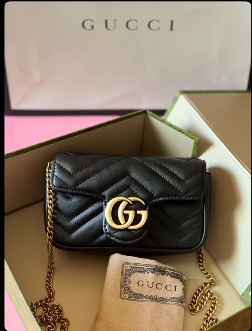 ✨👜 Elegant Gucci Shoulder Bag 👜✨