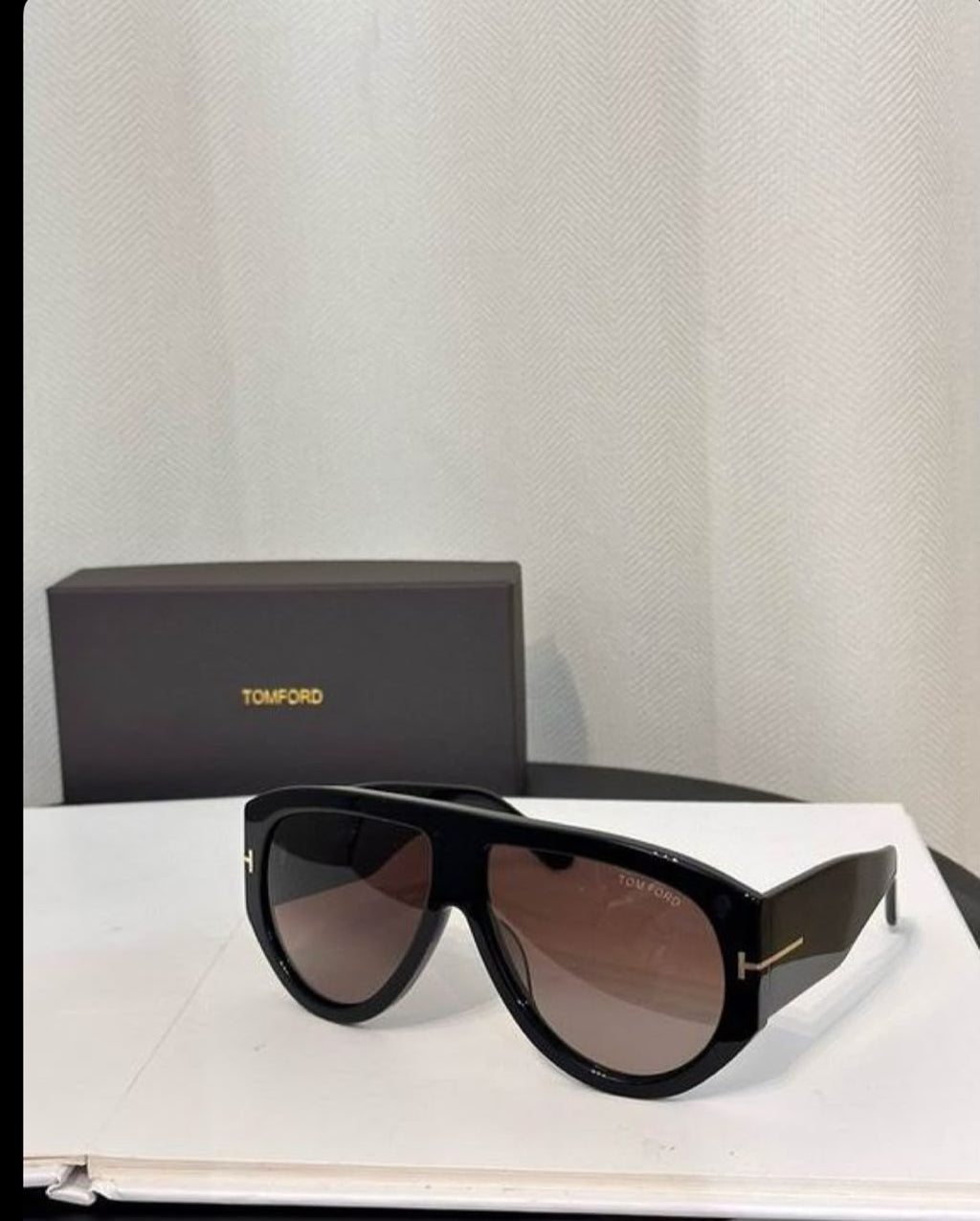 TomFord Sunnies + Free Jewellery Piece